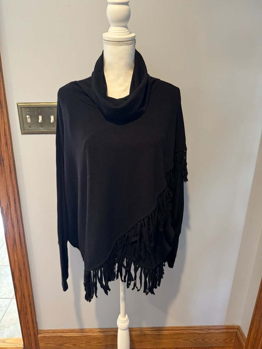 Chelsea & Theodore Black Fringe Poncho Sweater XL